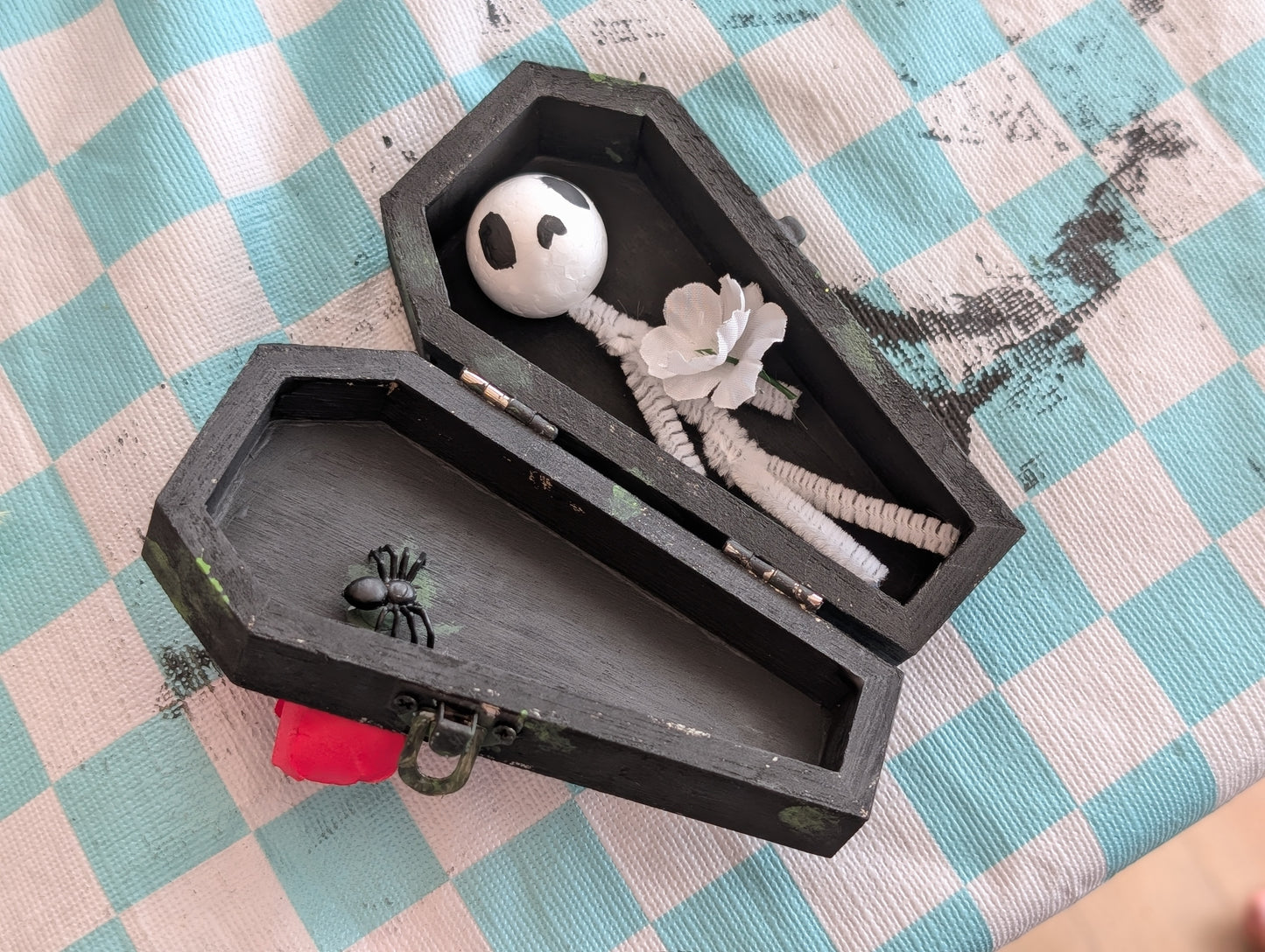 PRÉCOMMANDE SANS FRAIS - Ouvre si tu oses… la Maison Hantée remplie d’activités artistiques!