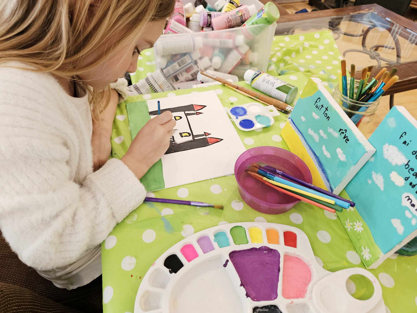 Ateliers artistisques pour les enfants - OUVERTURE 1 ER JUILLET 2024 - Couleur PastelAteliers d'artsCouleur Pastel