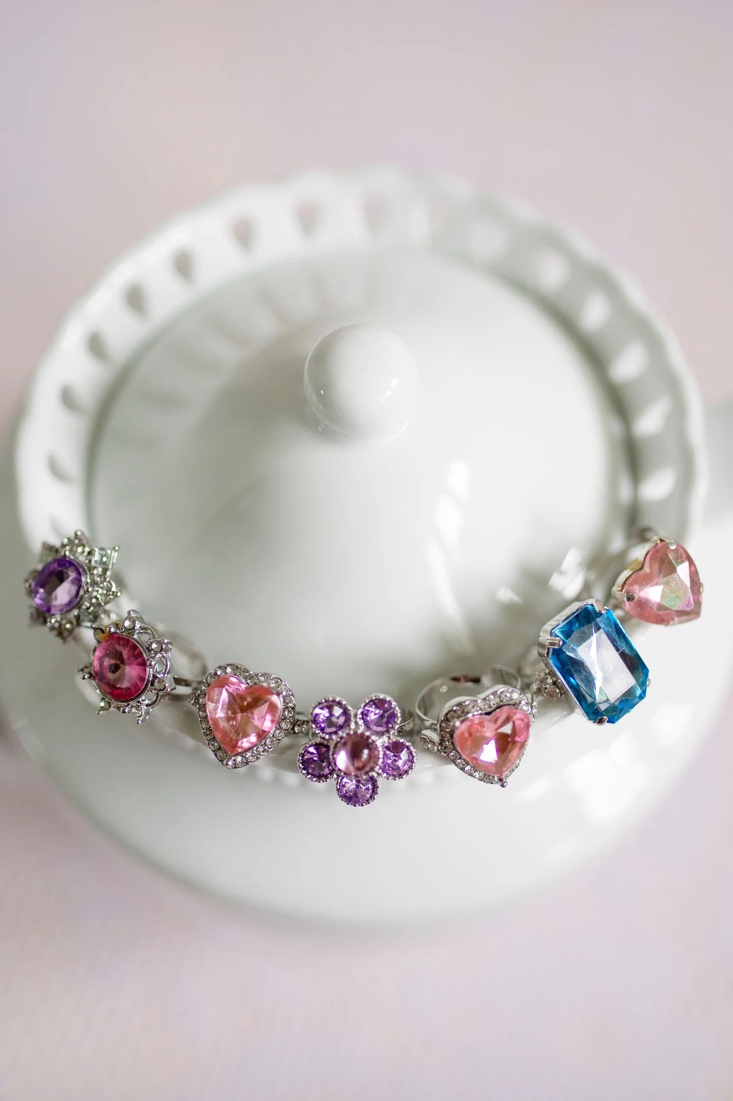 Coffret de 5 bagues - Elizabeth - par Great Pretenders - Couleur Pastel BaguesGreat Pretenders