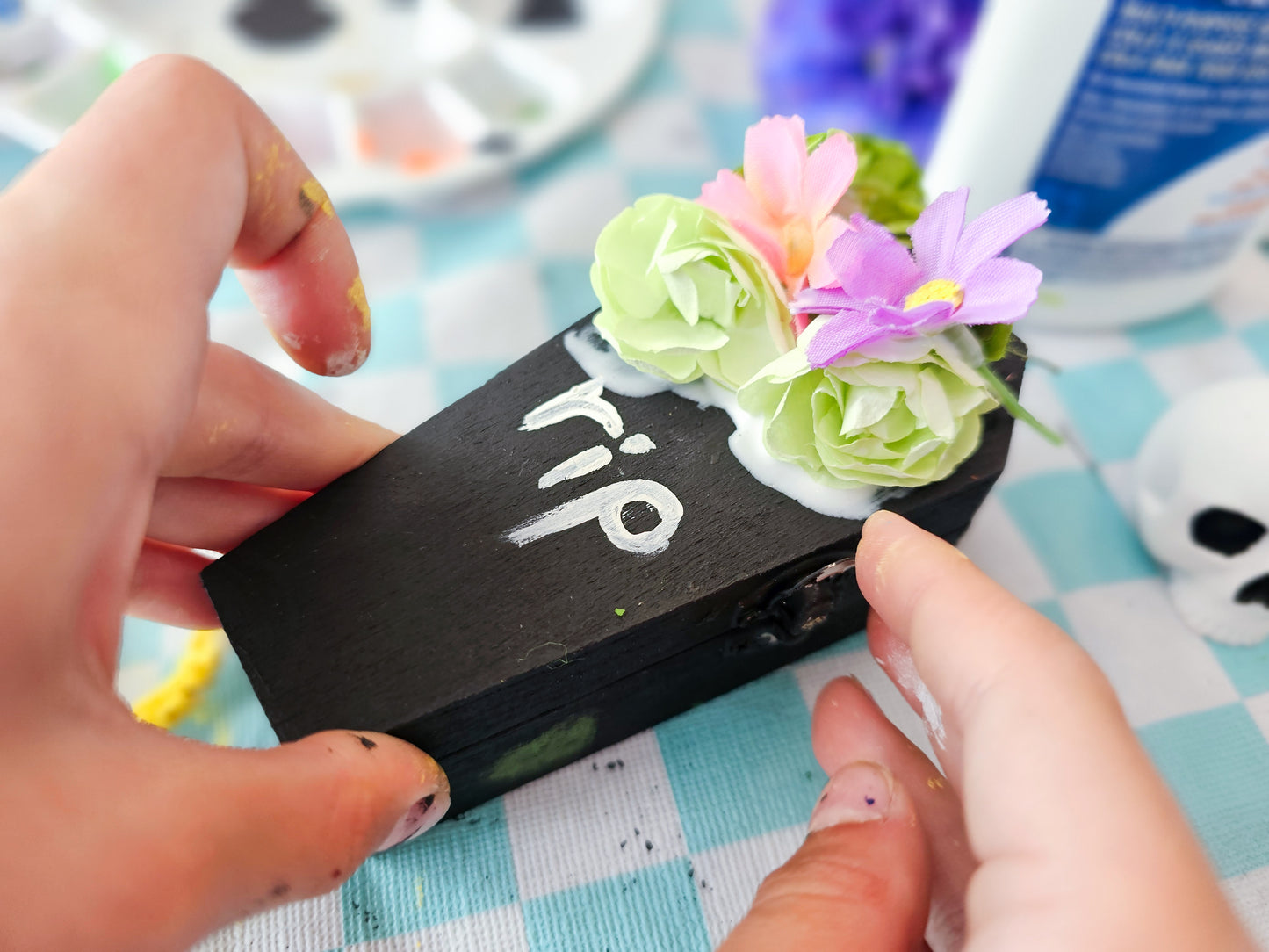 PRÉCOMMANDE SANS FRAIS - Ouvre si tu oses… la Maison Hantée remplie d’activités artistiques!